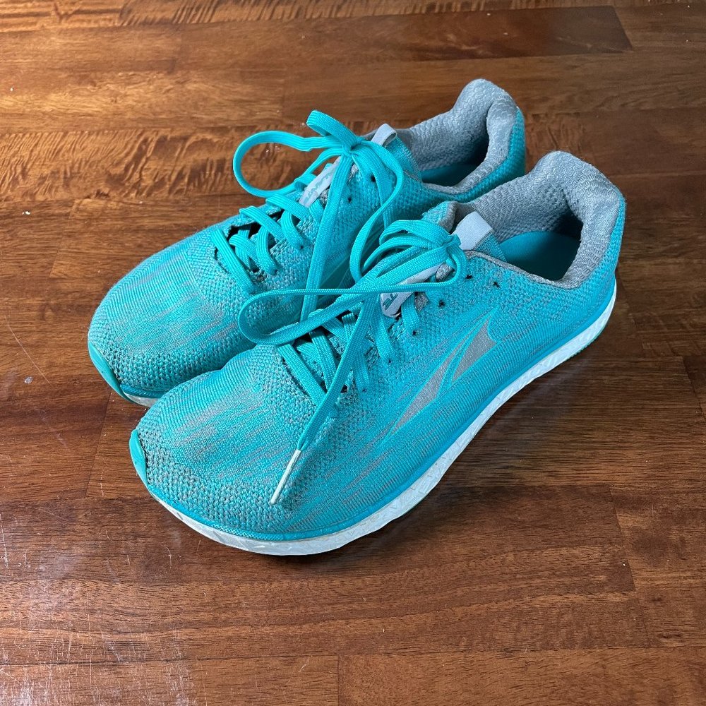 Altra Escalante 2.5 size 7.5 Teal Color